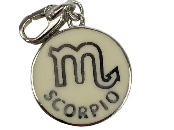 CIONDOLO SCORPIONE ROSATO